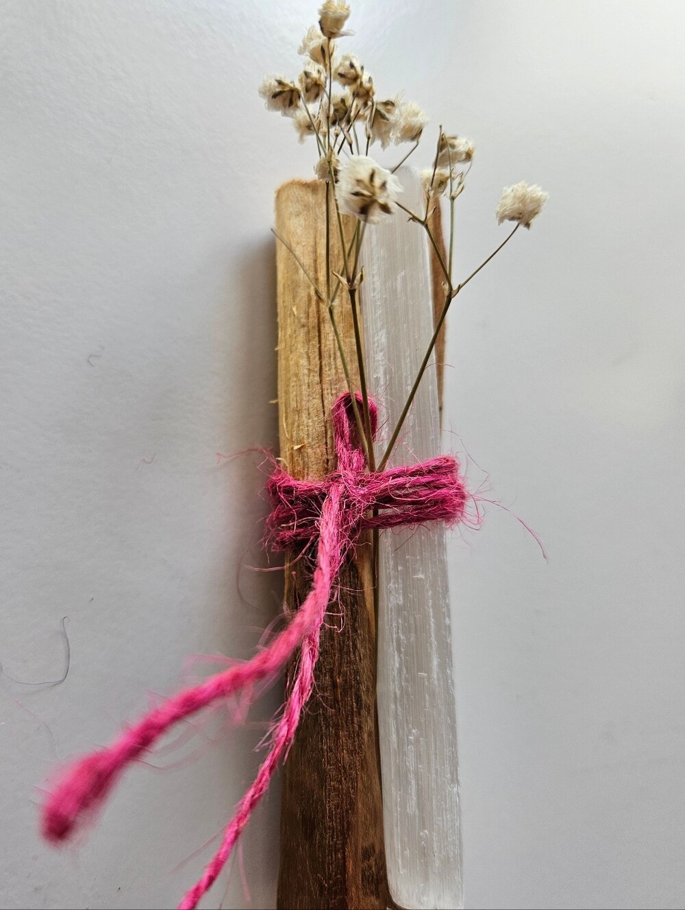 Palo Santo + Selenite Abundance Ritual Bundle - Picture 7 of 8